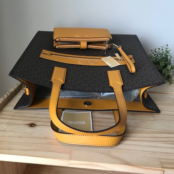 🌼Michael Kors Set - Picture 4 of 16